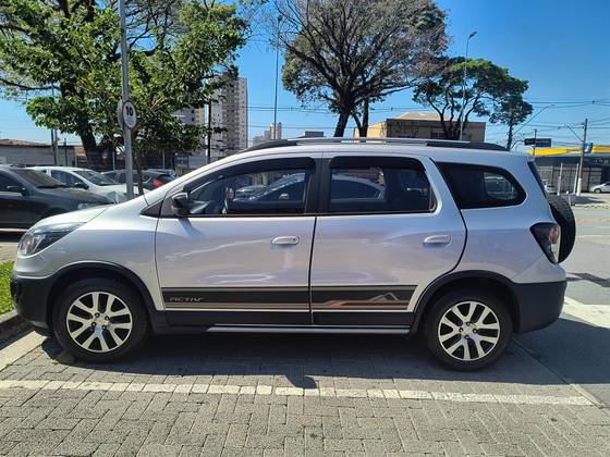 CHEVROLET SPIN 1.8 ACTIV 8V FLEX 4P AUTOMÁTICO CHEVROLET SPIN 1.8 ACTIV 8V FLEX 4P AUTOMÁTICO
